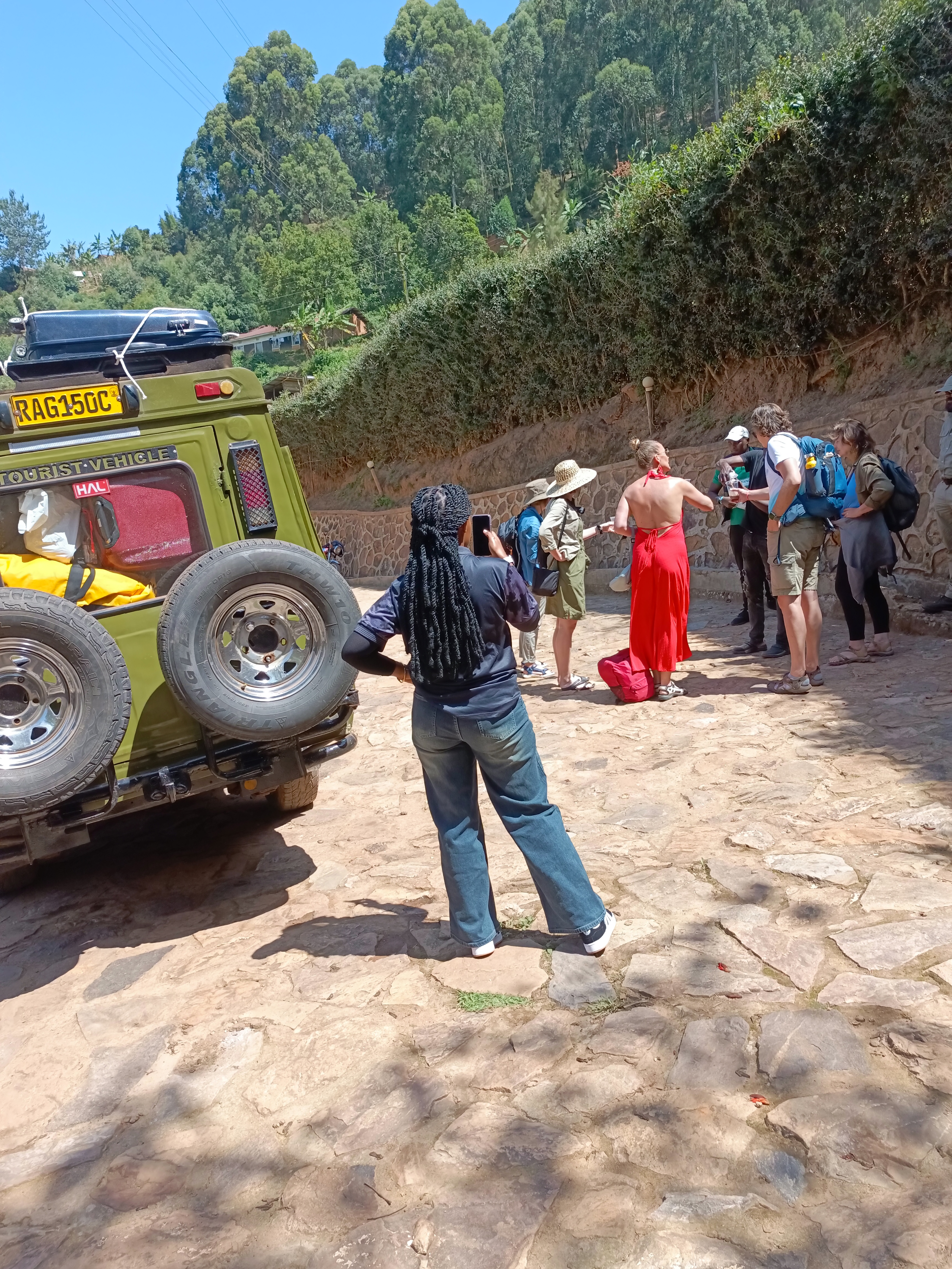 ℙ𝕚𝕔𝕜 𝕦𝕡 𝕚𝕟 𝕌𝕘𝕒𝕟𝕕𝕒